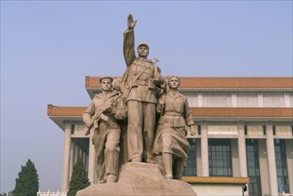 Monument in front of the Mao Mausoleum