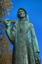 The Isar Rafter Statue