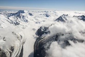 Tasman glaciers and peaks of mountains