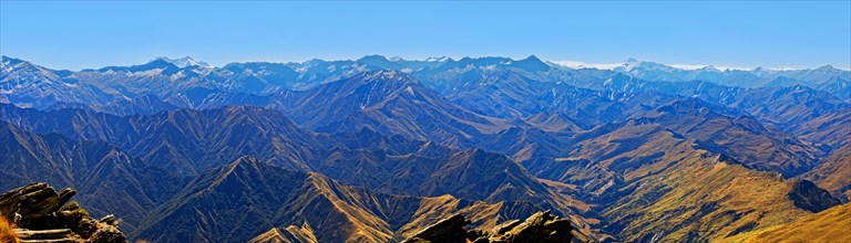 Panoramic view from summit of Ben Lomond to peaks of Southern Alps