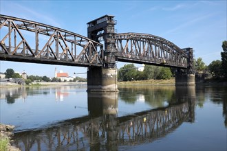 Lift bridge across the Elbe
