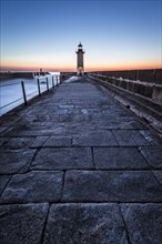 Lighthouse Foz do Douro