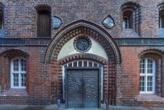 Entrance portal to the Glockhof from the town hall