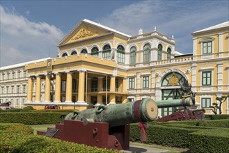 Cannons in front of ministry of defense