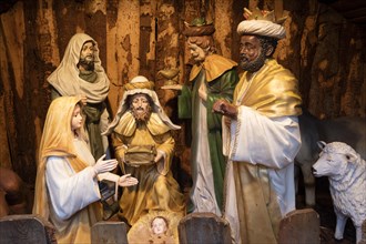 Nativity scene figures
