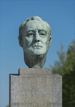 Bronze bust of Franklin D. Roosevelt