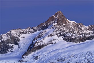 Zinalrothorn with snow