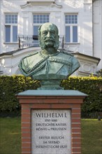 Kaiser Wilhelm Memorial in front of Villa Staudt
