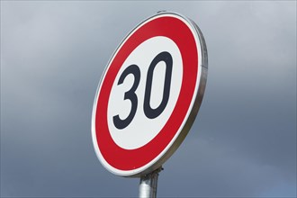 Traffic sign speed limit speed limit 30 km/h