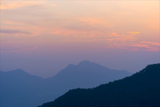 Sunrise over the hills surrounding Bandipur