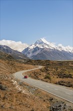 Curvy road to Mount Cook