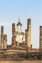 Seated Buddha statue at Wat Mahathat