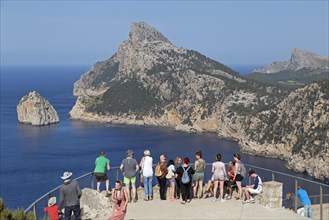 Tourists at the viewpoint