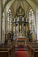 Chancel with altar by Wilhelm Spliethoven