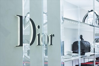 Dior shop