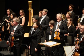 The South Korean conductor Shiyeon Sung with the Staatsorchester Rheinische Philharmonie