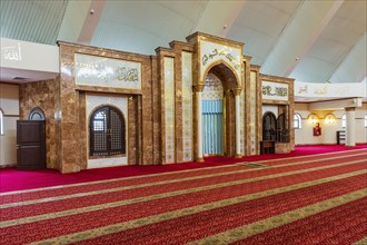 Inside Sheikh Khalifa al Nahyan Mosque