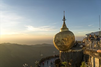 Golden Rock Kyaiktiyo Pagoda