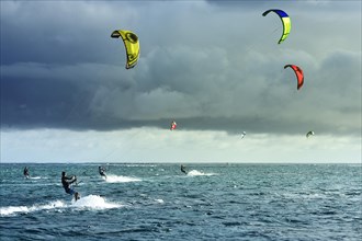 Kitesurfers in One Eye Bay