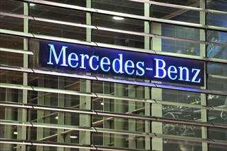 Sign Mercedes-Benz