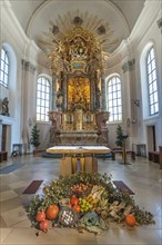 Main altar with thanksgiving
