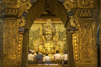 Saint golden Buddha in Mahamuni Pagoda