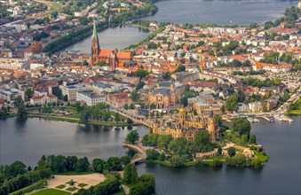 Historic centre with castle Schwerin