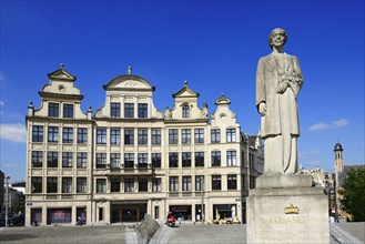 King Elisabeth statue