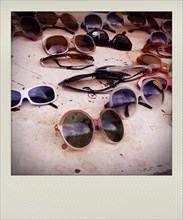 Polaroid effect of old glasses