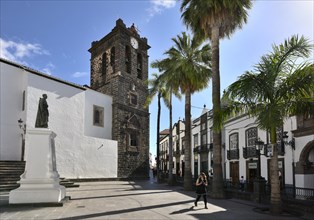 Church Iglesia Matriz de El Salvador at Square Plaza de Espana