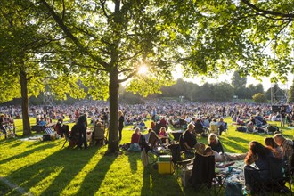 Visitors at the Classic Open Air at the Picnic in the Park