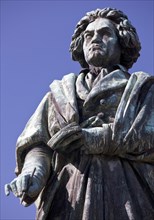 Beethoven monument on Munsterplatz