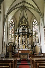 Chancel with altar by Wilhelm Spliethoven