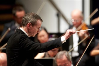 Principal Conductor Garry Walker conducts