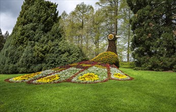 Flower sculpture
