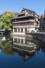 Maison des Tanneurs and timbered houses along the ILL canal