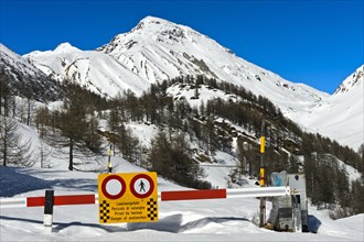 Winter closure of the roads between La Motta and Livigno over the Pass Forcola di Livigno due to avalanche danger
