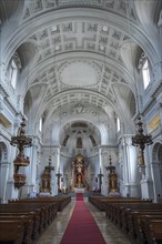 Middle nave with main altar