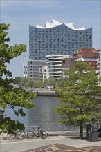 Elbe Philharmonic Hall with Dalmannkai and Marco Polo Terraces