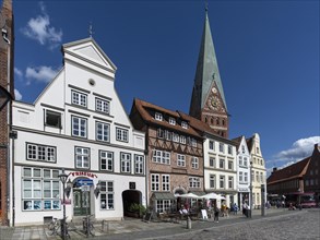 Historic gabled houses with St. Johanniskirche