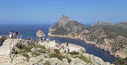 Tourists at the viewpoint