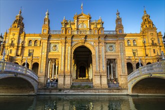 Building on the Plaza de Espana