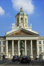 Statue of Godefroud de Bouillon on the Place Royale