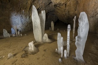 Ice stalagmites