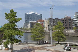 Elbe Philharmonic Hall with Dalmannkai and Marco Polo Terraces