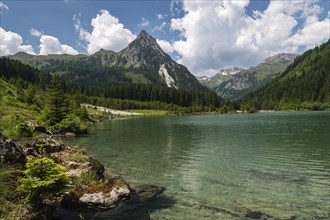 Schlierersee lake with Riedingspitz mountain