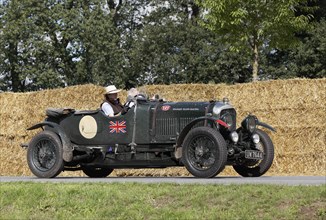 Bentley 4.5 Litre on the circuit