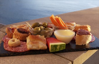 Snack plate with focaccia