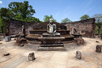 Buddha statues in Vatadaga