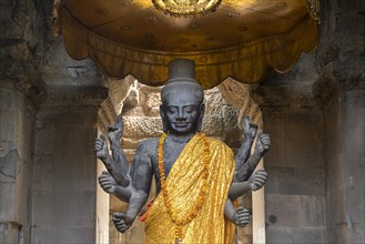Multi-armed Vishnu statue